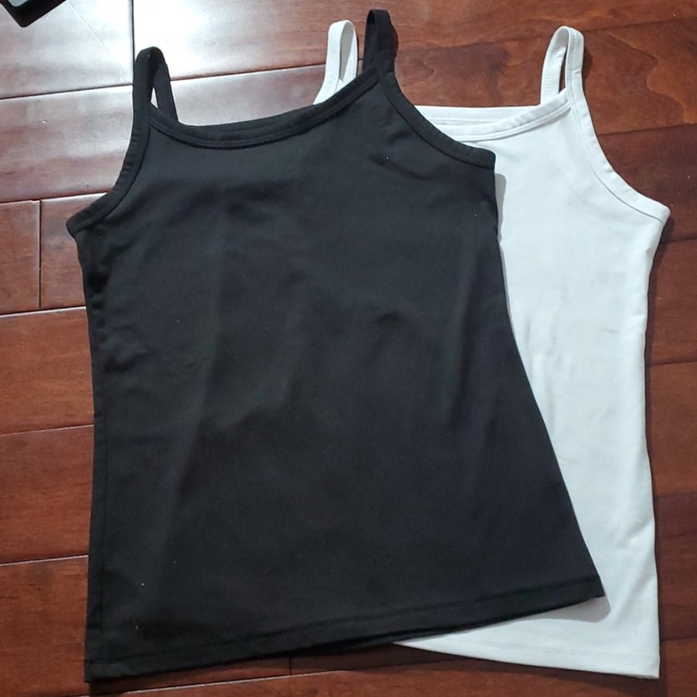 Black and white 2 pk spagetti strap shirts